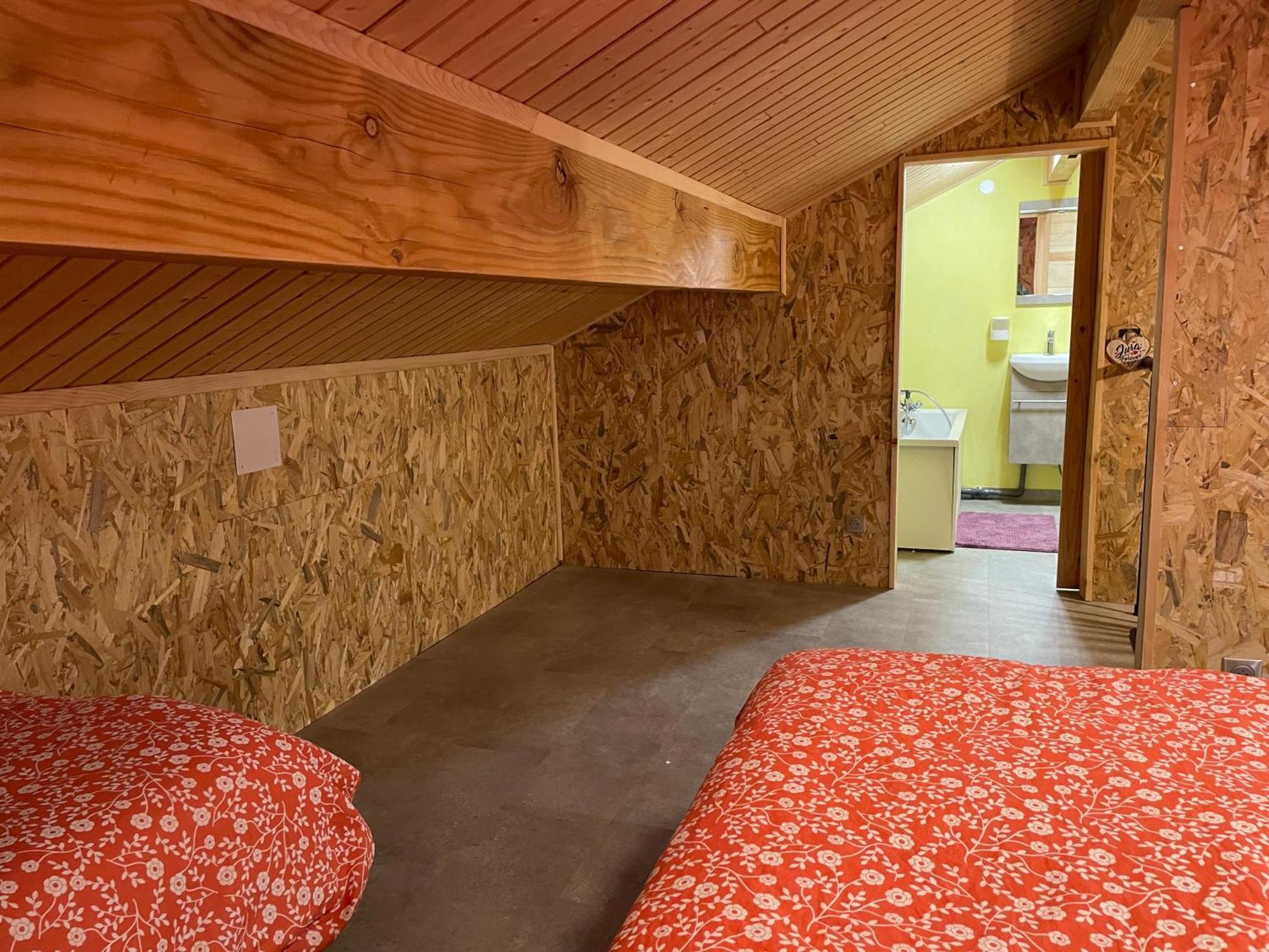 Bed and Breakfast La Ferme De Montard Montmorot Екстер'єр фото