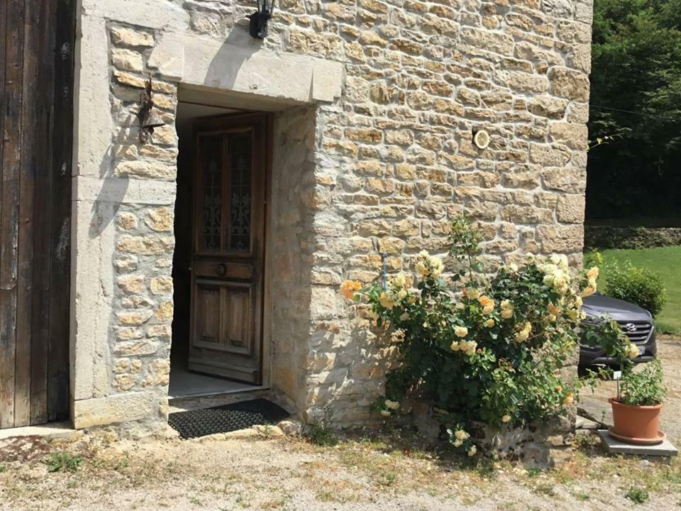 Bed and Breakfast La Ferme De Montard Montmorot Екстер'єр фото